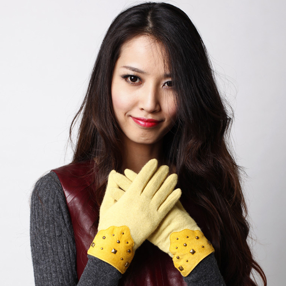 乐为羊毛手套女士秋冬季女款韩版可爱保暖手套铆钉非主流时尚特价